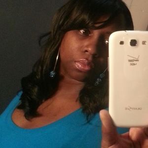 Meet your Posher, Yolanda